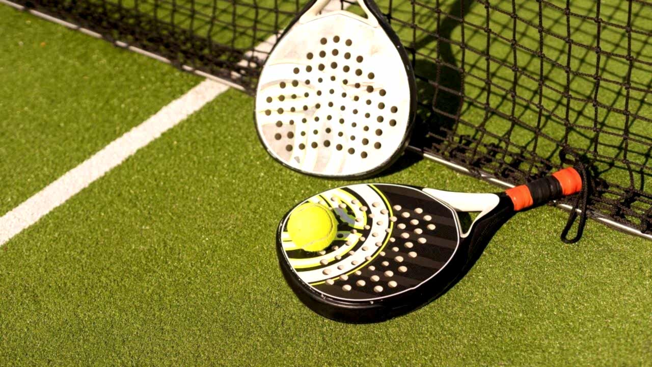 Profesyonel Padel Kortu için En Uygun Suni Çim Hangisidir?